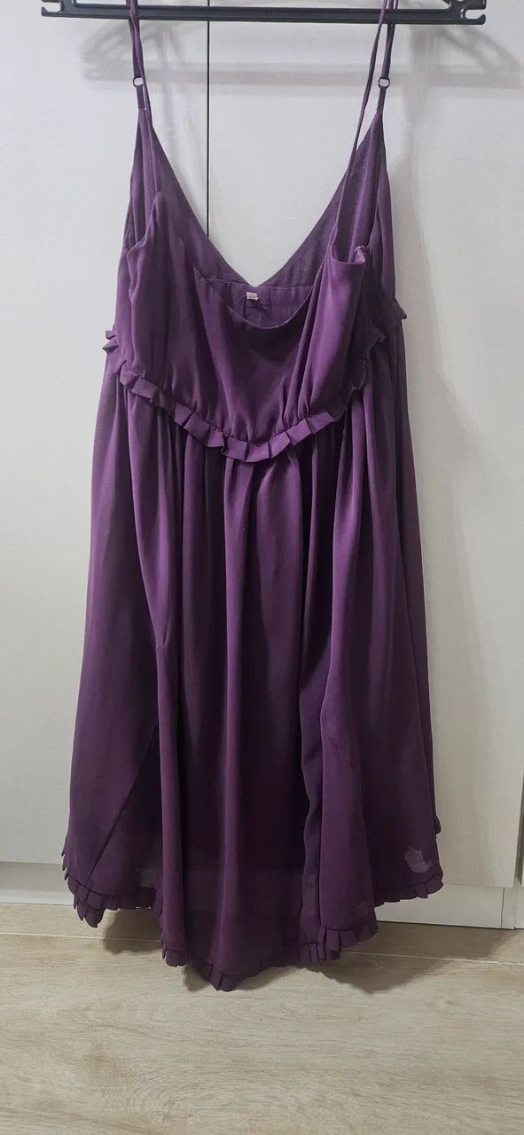 Vestido roxo com detalhes em babados - Foto 3