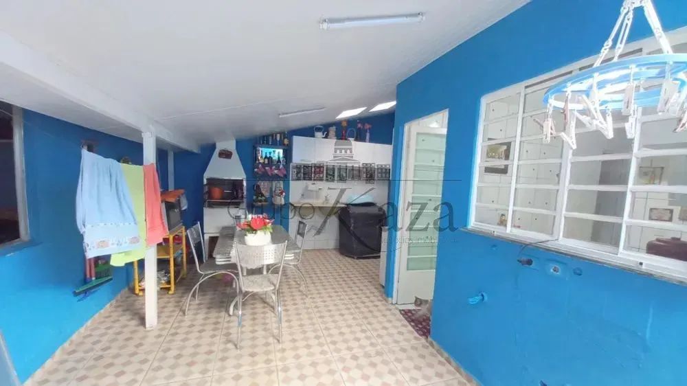 Casa Térrea - Vila Monterrey - 3 Dormitórios - 140m² - Estuda permuta. - Foto 5