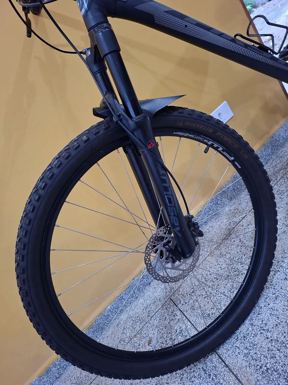 Bike MTB First (tam. XL - 21) Shimano Deore 20v Suspensão à Ar - Foto 6