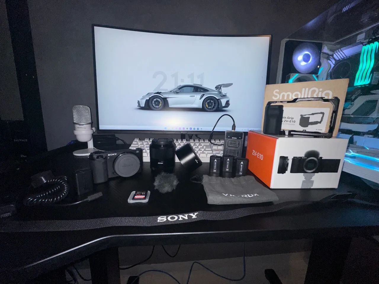 Sony Zv-E10 + Lente Viltrox 56mm/1.4 + 3 Baterias c/ Carregador Duplo + Smallrig + Brindes