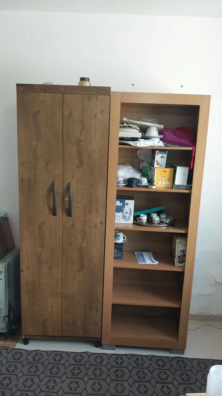 Conjunto de Armário Multiuso e Estante de Escritório