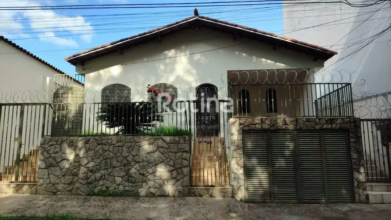 Casa para alugar, 4 quartos, Saraiva - Uberlândia/MG - Rotina Imobiliária