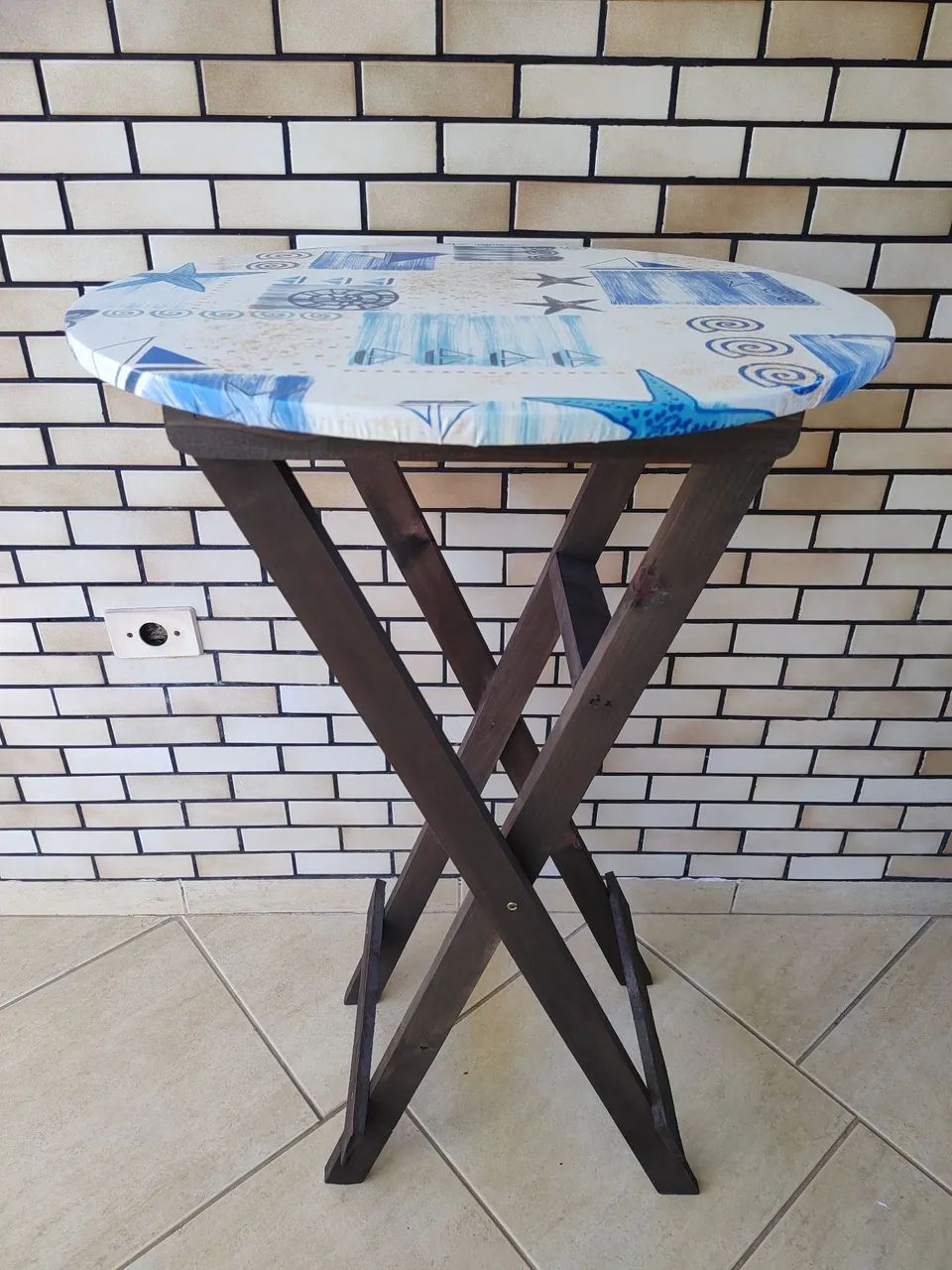 Mesa bistrô dobrável com assento estofado revestido com courino direto do fabricante.  - Foto 4