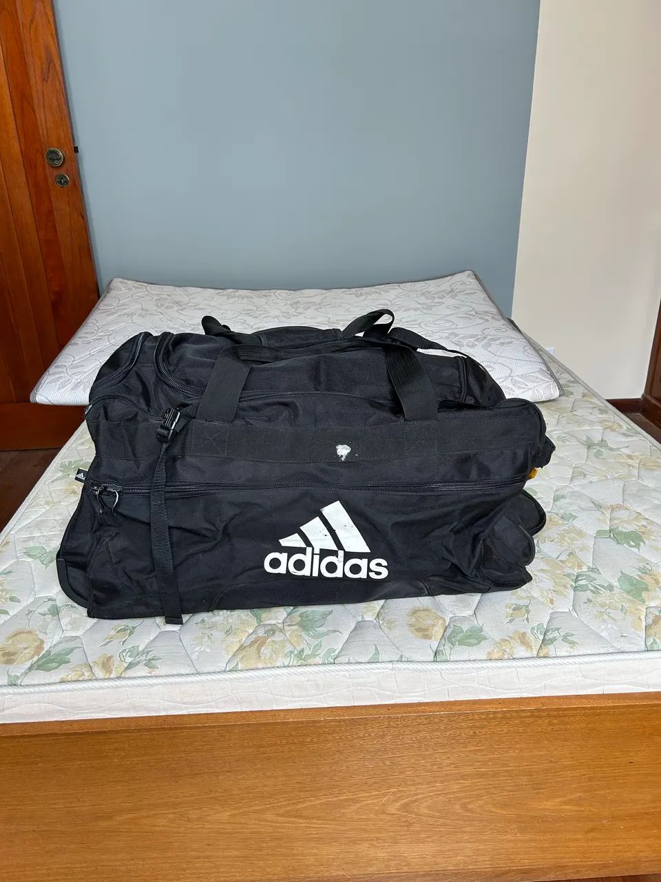 Bolsa viagem rodinhas Adidas