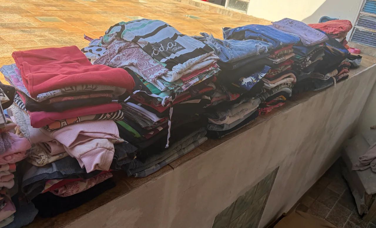Lote de roupas 