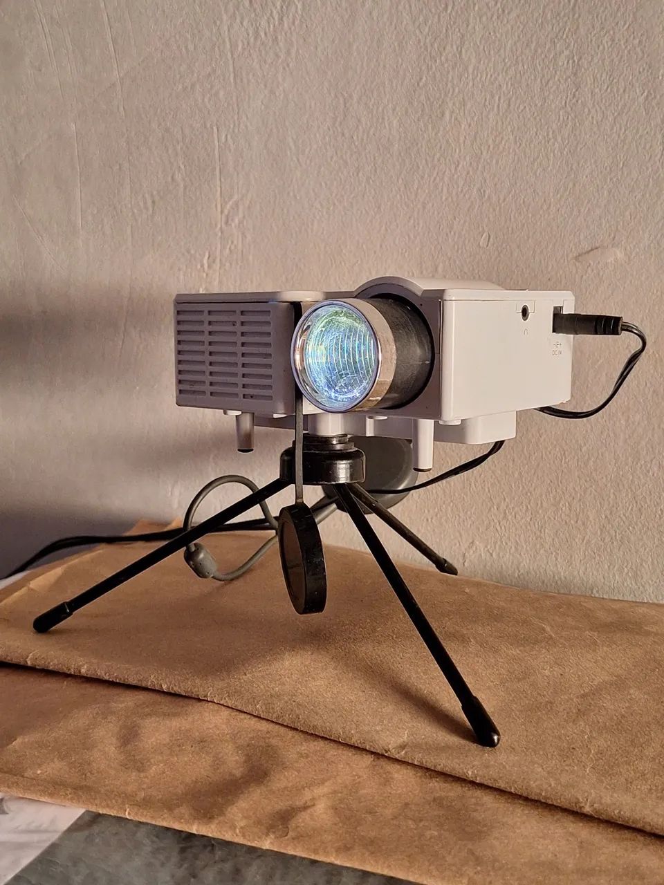 Projetor de Led Chinês mini