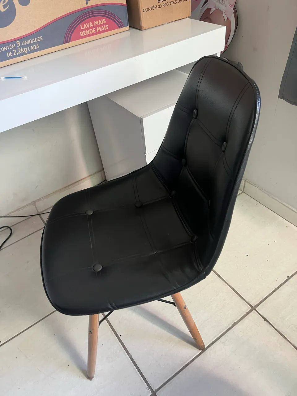 Mesa escritório/ penteadeira com cadeira semi novos - Foto 5
