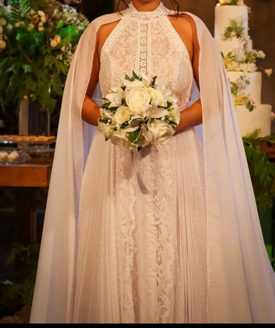 Vestido de noiva (capa e buquê de brinde