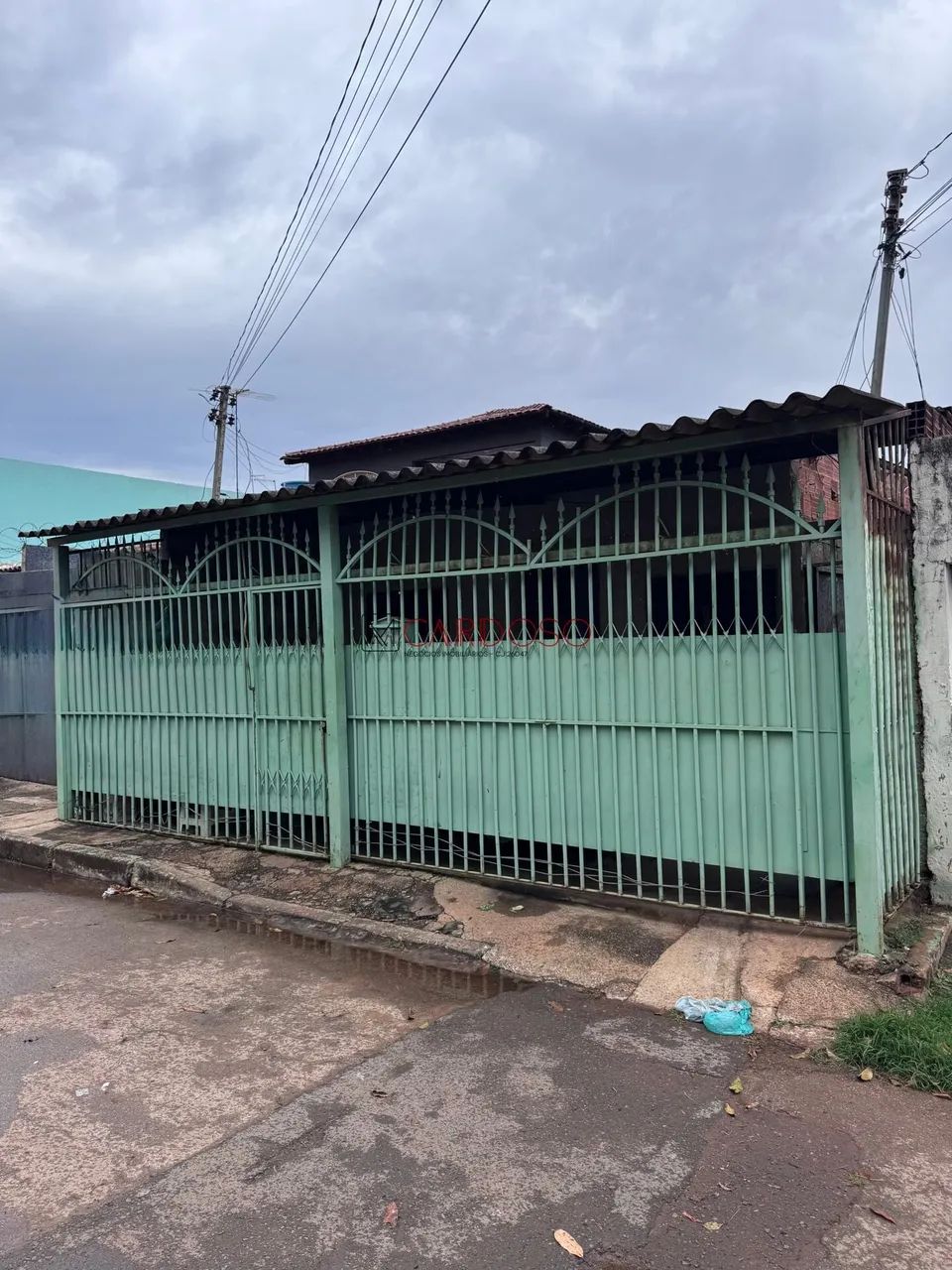 Casa 02 quartos em samambaia norte DF, escriturada, com casa de fundos - Foto 2