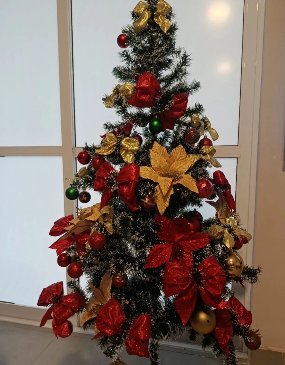 Árvore de Natal 1,50m + Festões