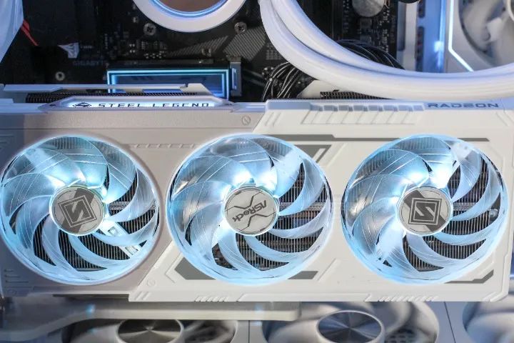 5700X - 32GB - RTX 9060XT - Foto 4