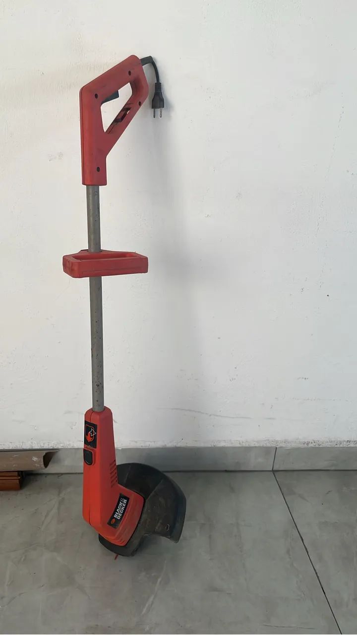 Roçadeira Black Decker 