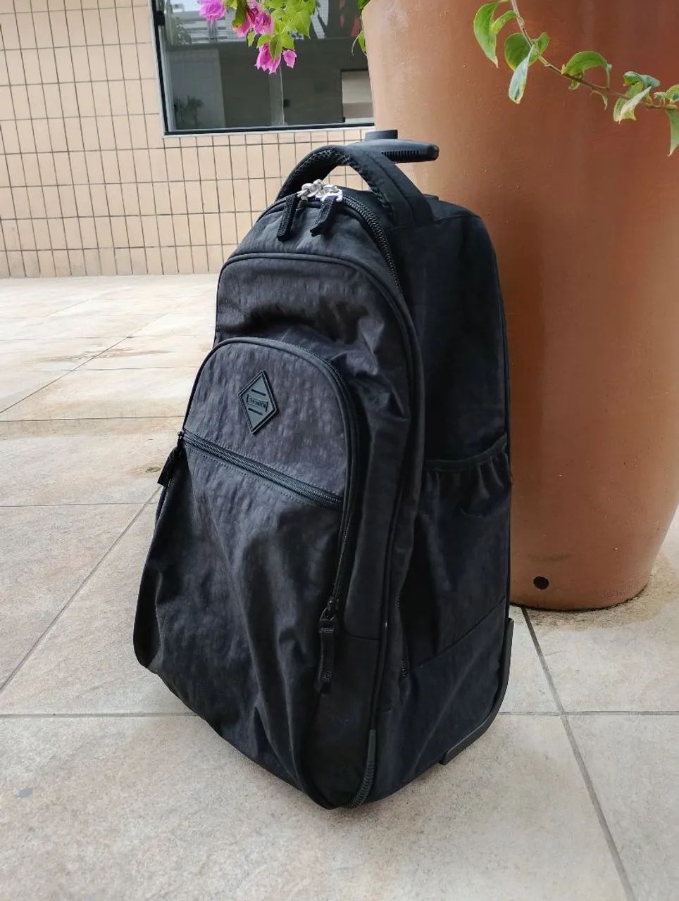 Mochila Escolar Sestini Preta com Rodinhas  - Foto 2