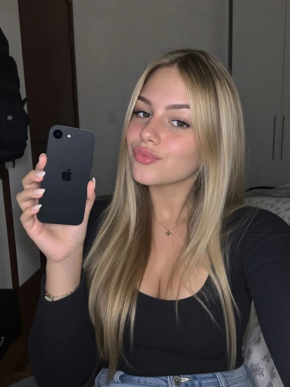 iPhone 16e Preto 128GB