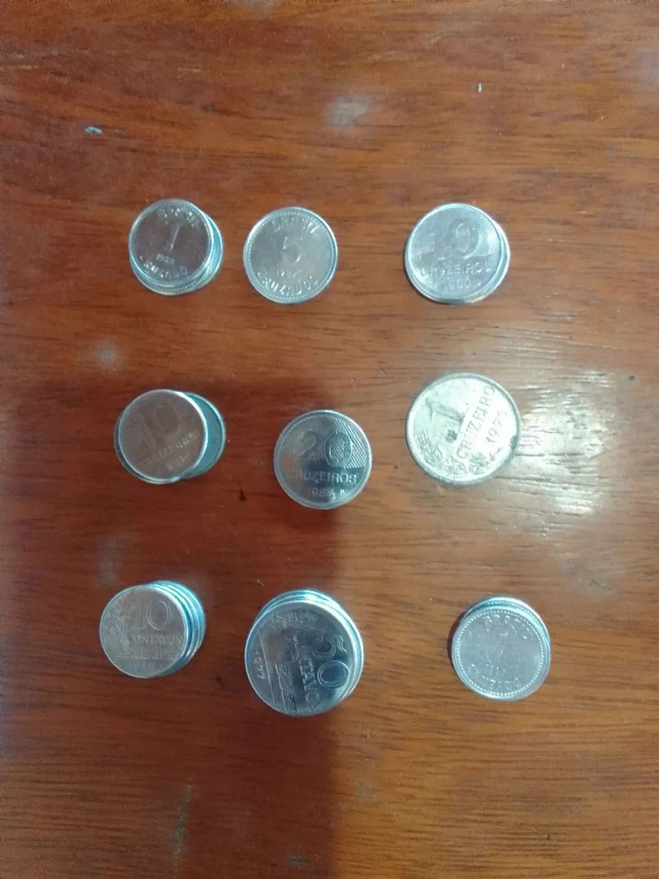 70 moedas entre  cruzeiro e cruzado 