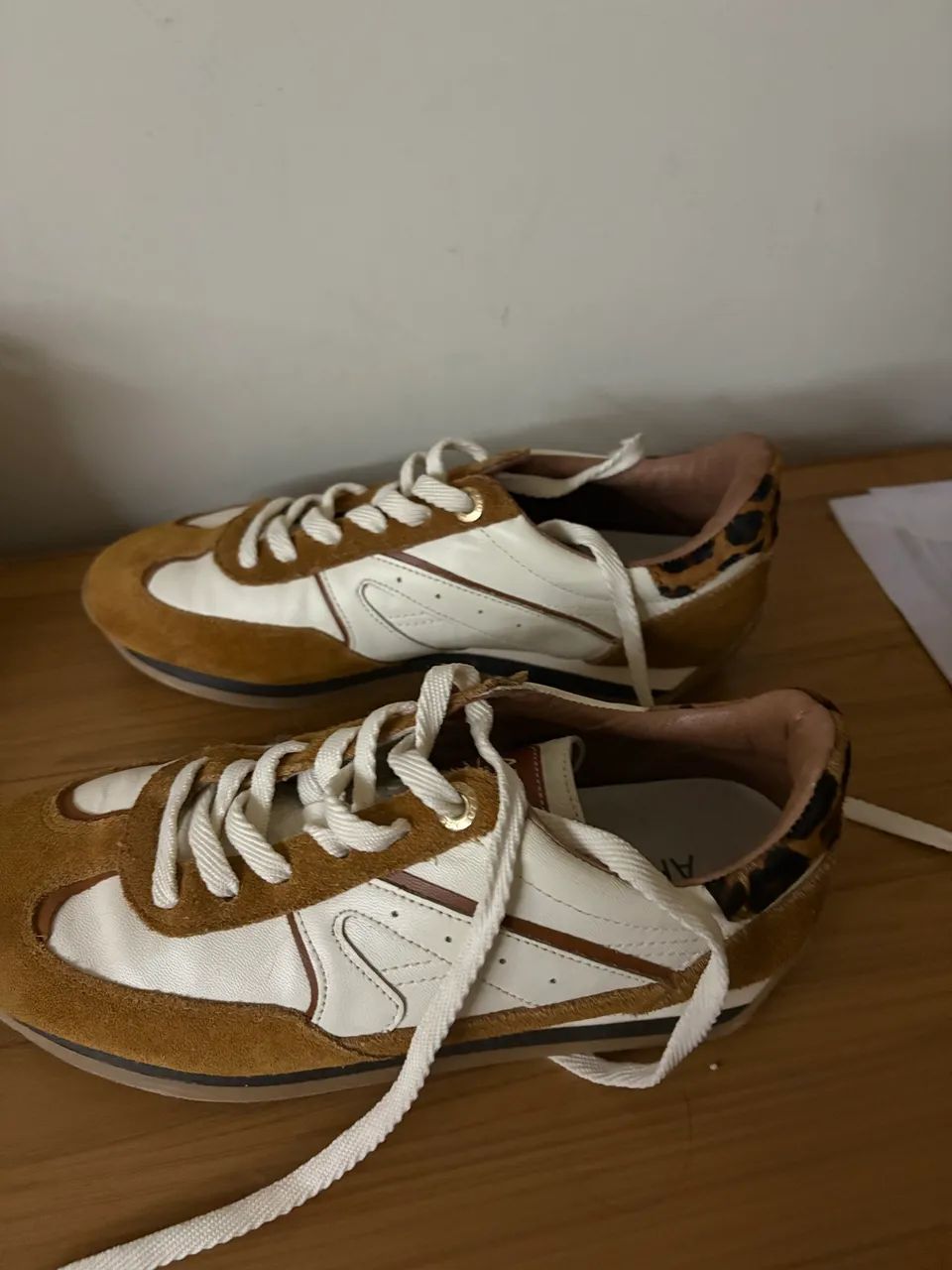 Tênis casual Arezzo  