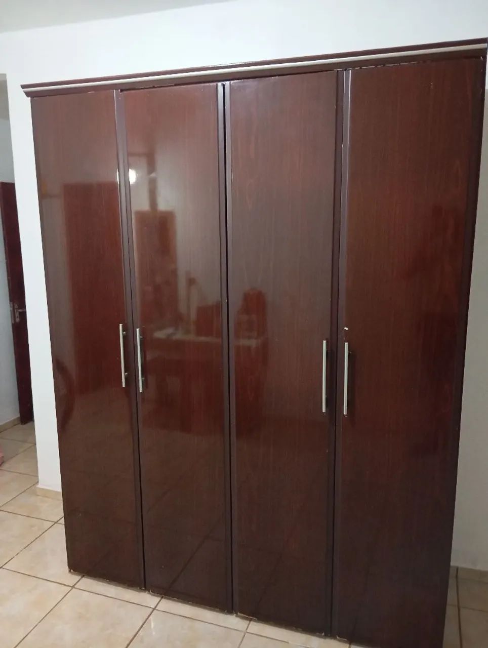 Guarda Roupas Grande R $ 400.00