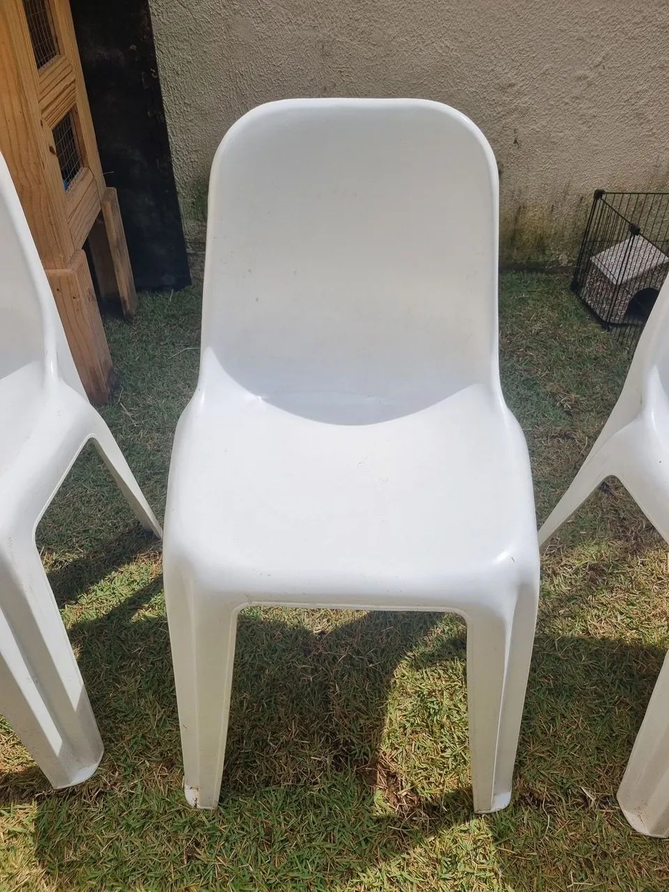 Conjunto de Cadeiras de Plástico branco - Foto 4