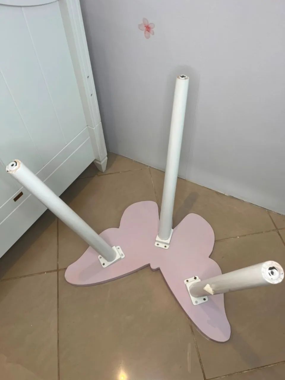 Mesa de Madeira Infantil de Borboleta | Design Exclusivo - Foto 4
