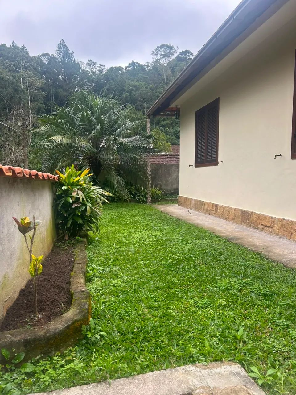 Quitandinha casa 02 quartos, um suite
