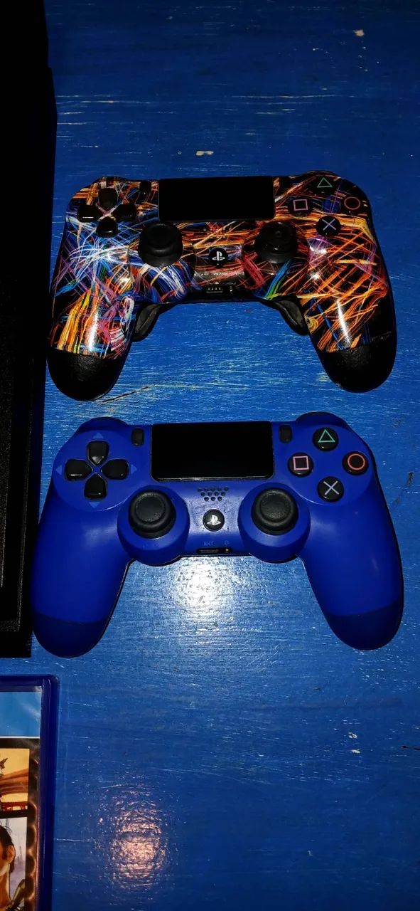 PS4 2 CONTROLES E 2 JOGOS - Foto 3