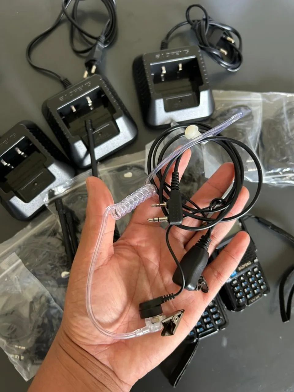 KIT 3 Radio Baofeng Uv-5r + 8 fones - Foto 3