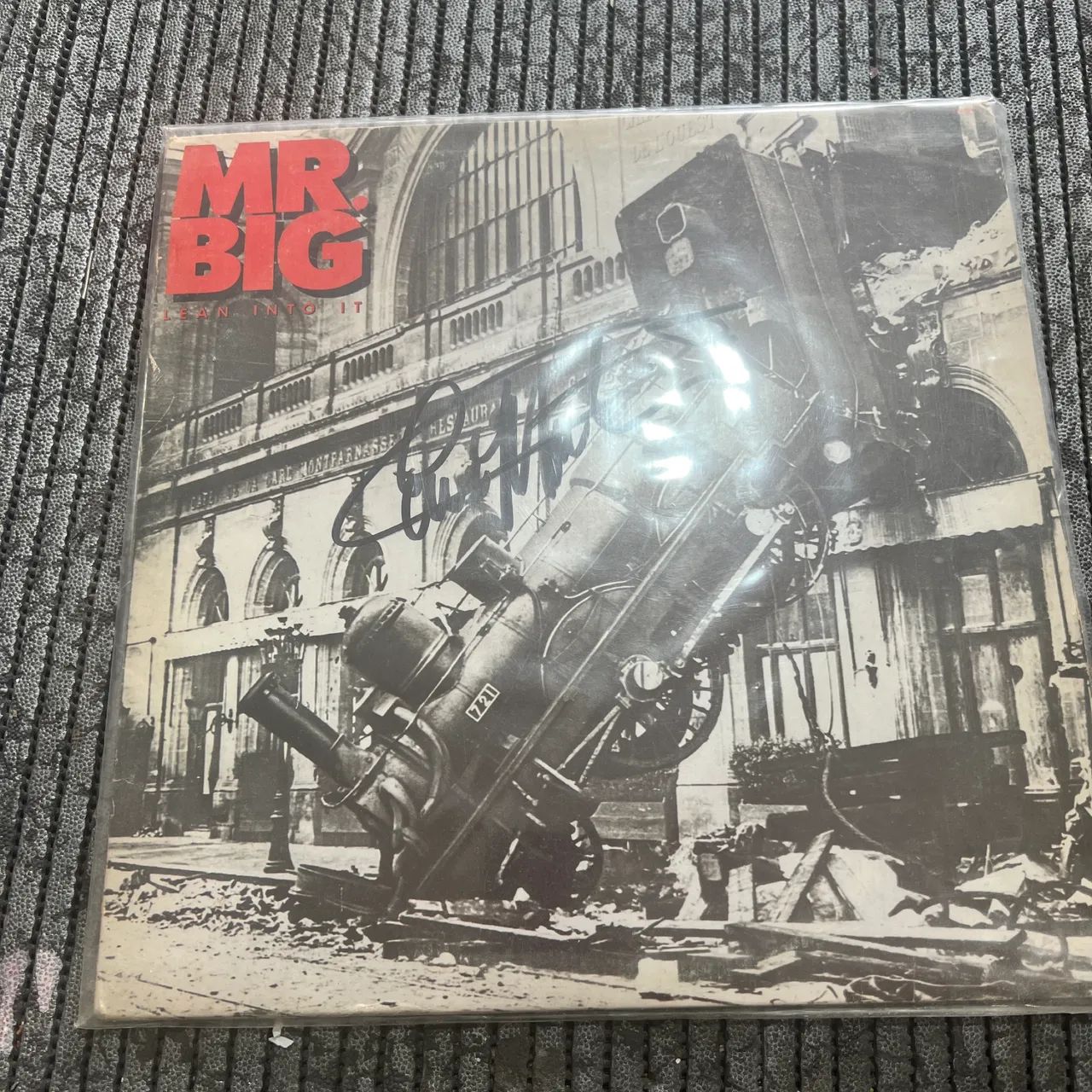 Vinil Disco Mr BIg Lean Into It Autografado Eric Martin