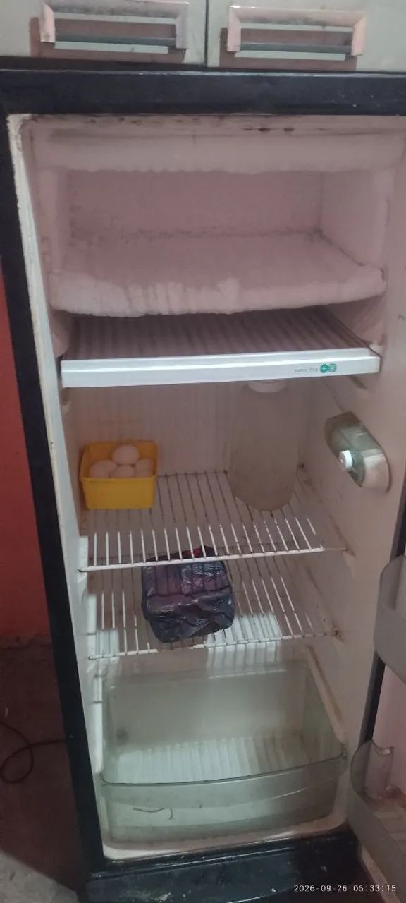 Vendo geladeira e fogão  - Foto 2