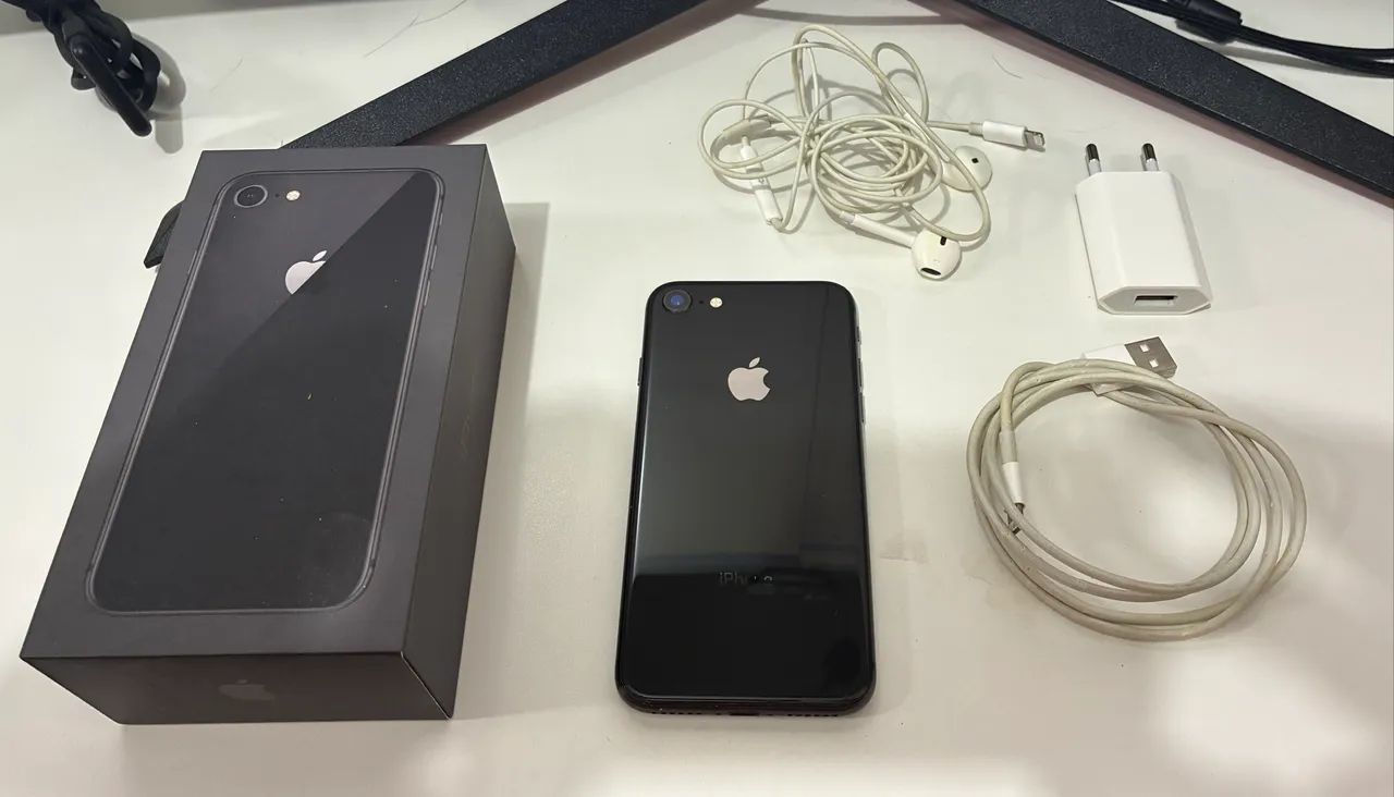Iphone 8 completo na caixa e bateria trocada  - Foto 2