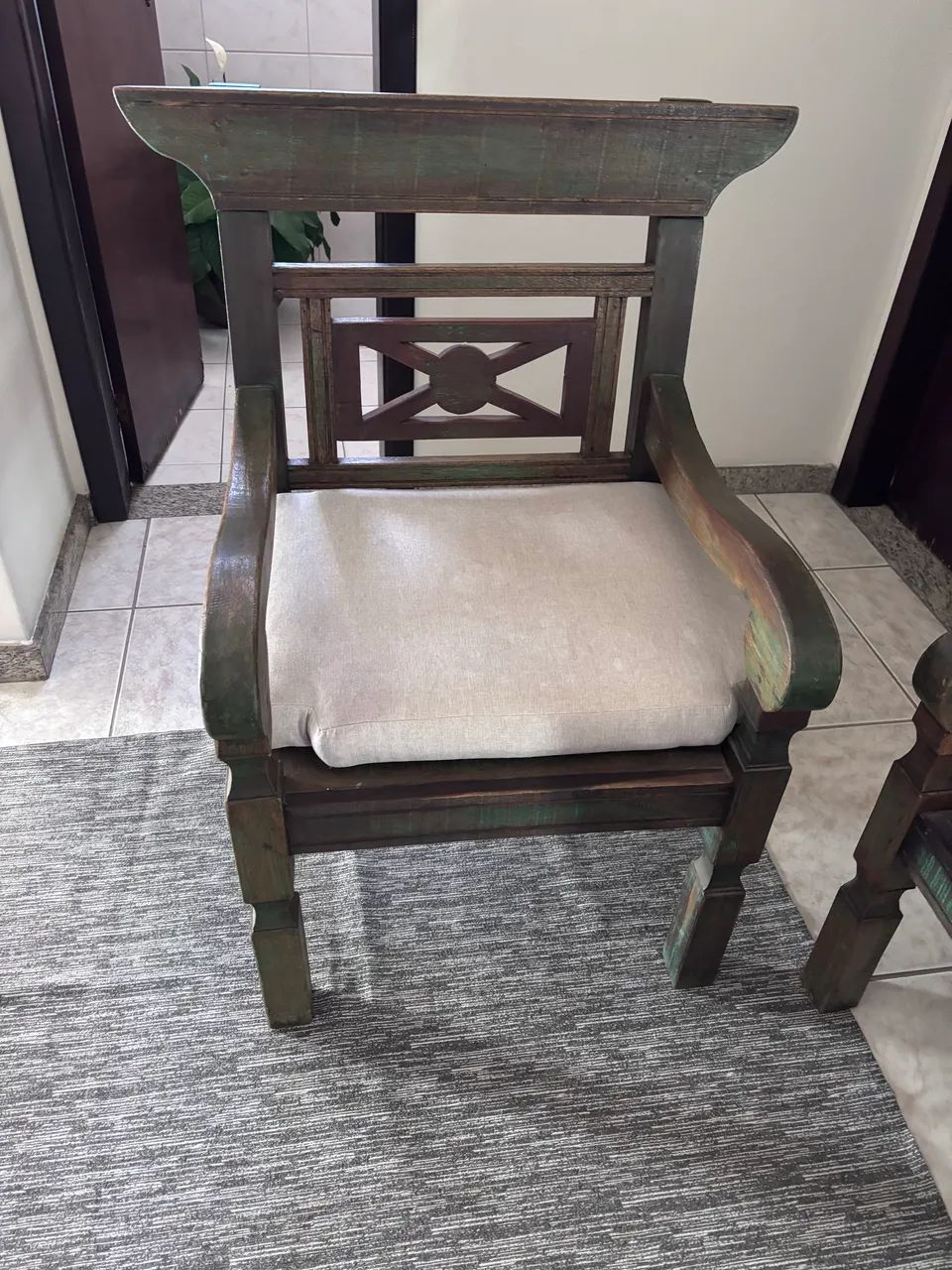 Poltronas Madeira de demolição - Foto 2