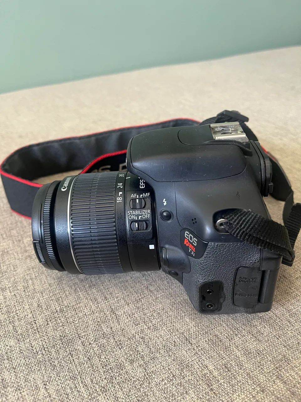 Canon t3i com lente 