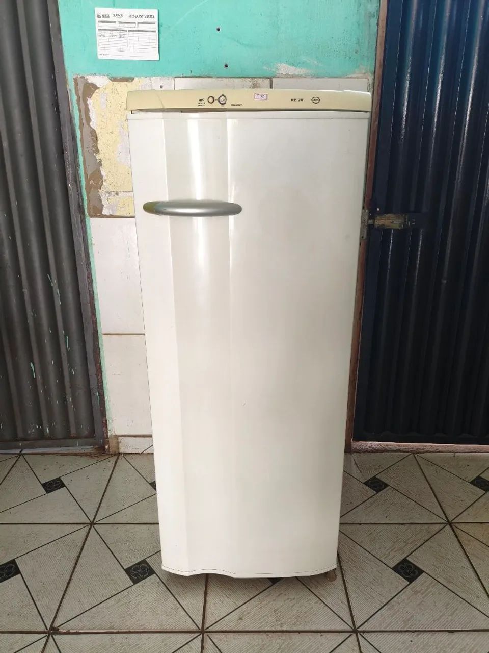 Geladeira Electrolux 280 litros 