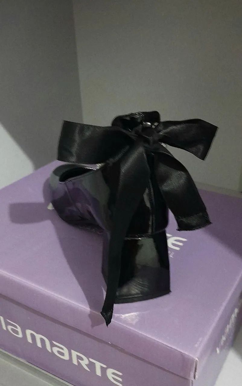 Vendo Sapato Feminino com Laços e Pérolas - Foto 2
