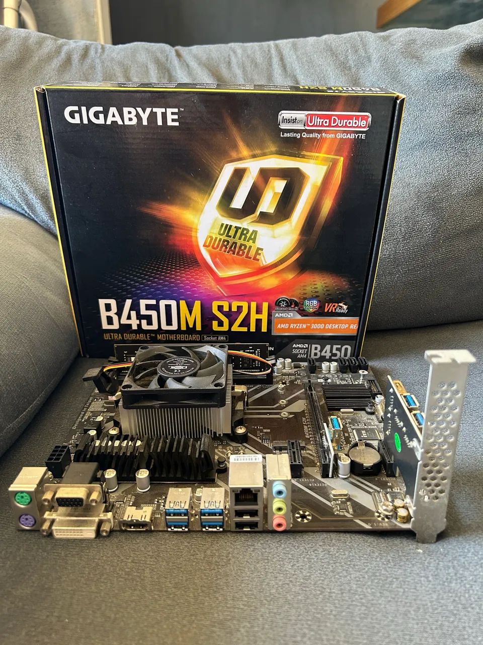 Placa-Mãe Gigabyte B450M S2H - Foto 3