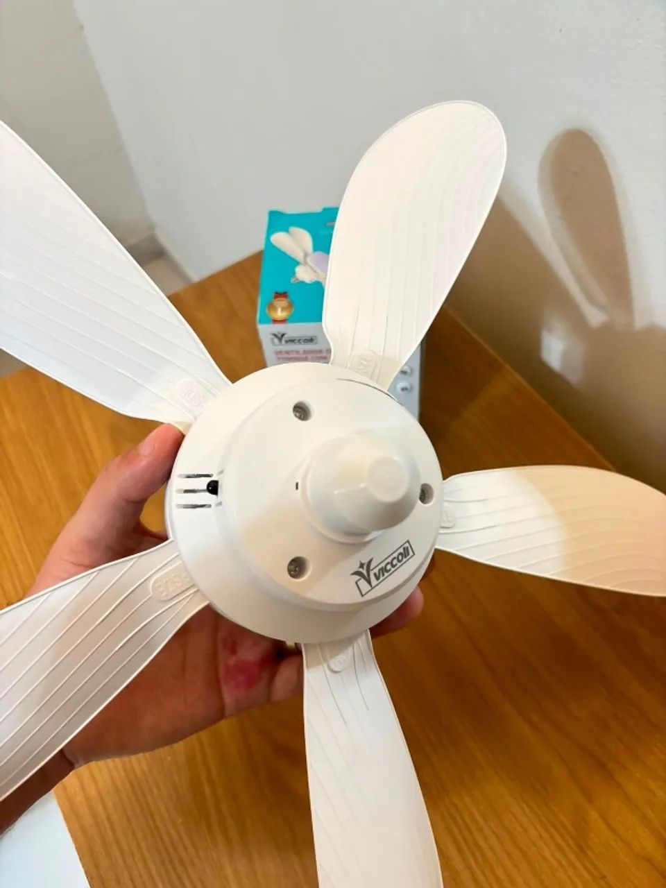 Ventilador de tomada com lâmpada e controle remoto - Foto 4