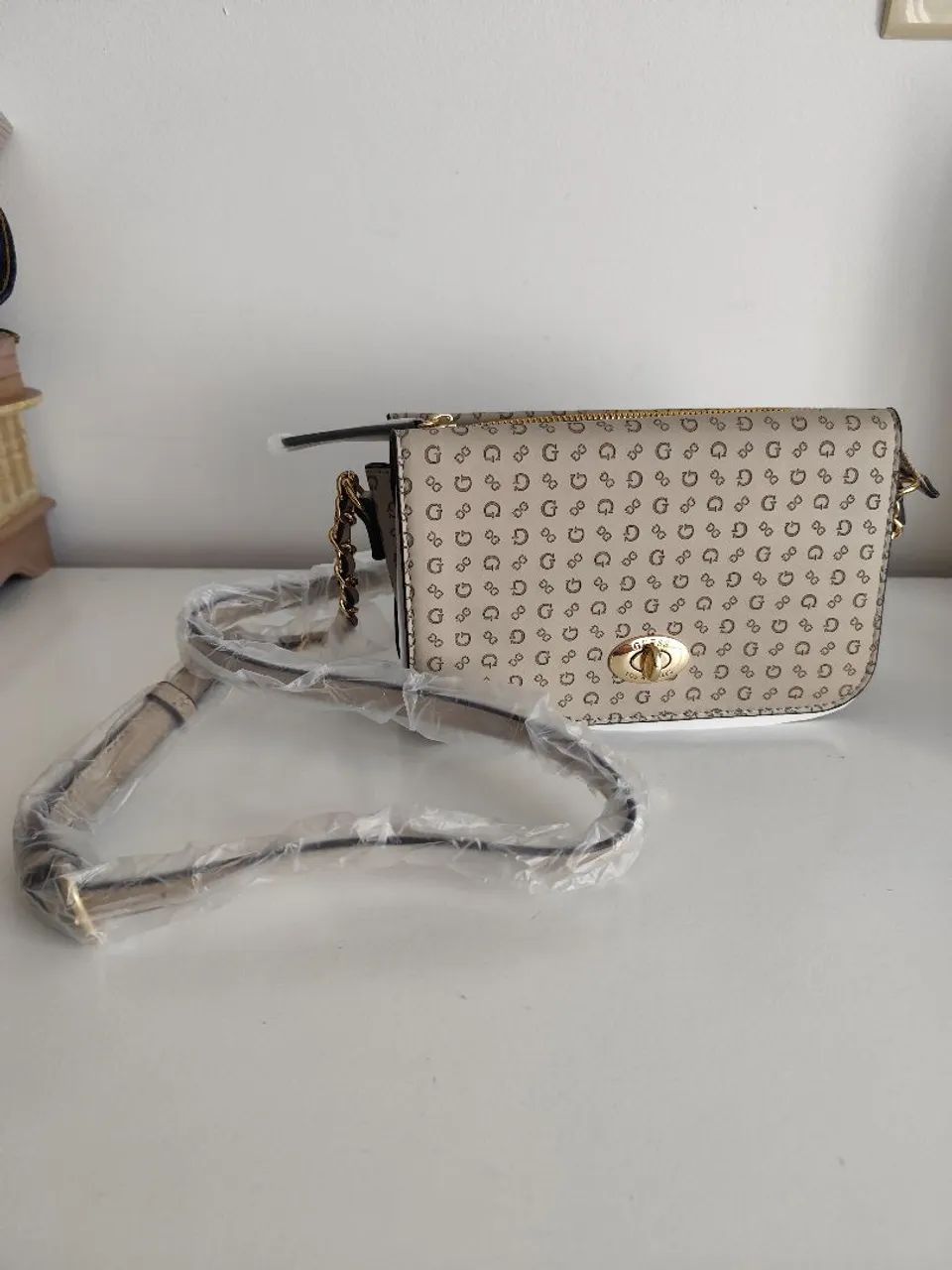Vendo bolsa Guess nunca usada - Foto 4