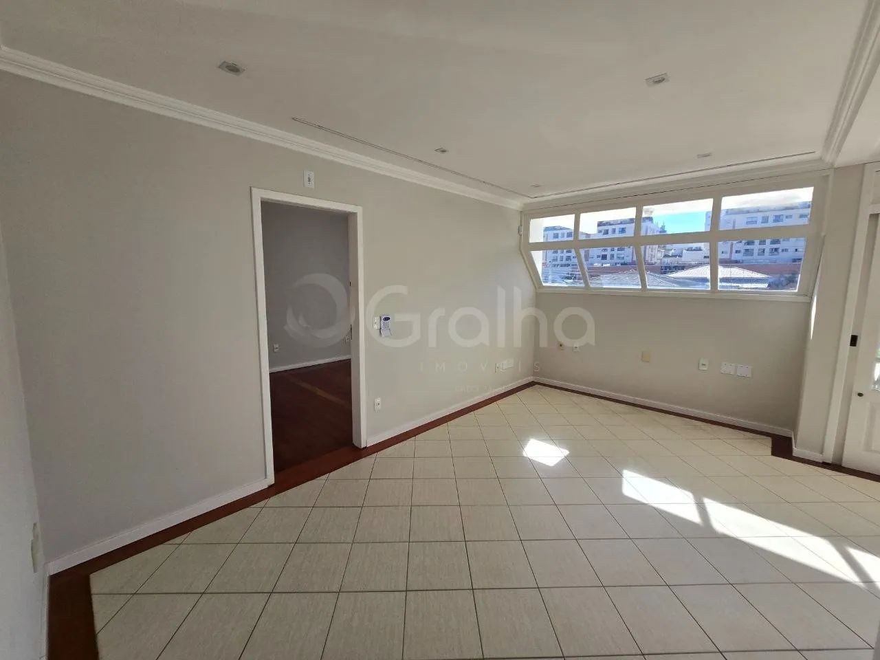Casa de 284m² com 4 quartos sendo 2 suítes em Coqueiros - Foto 4