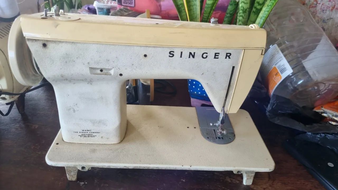Maquina singer zig zag Modelo 249 - Foto 2