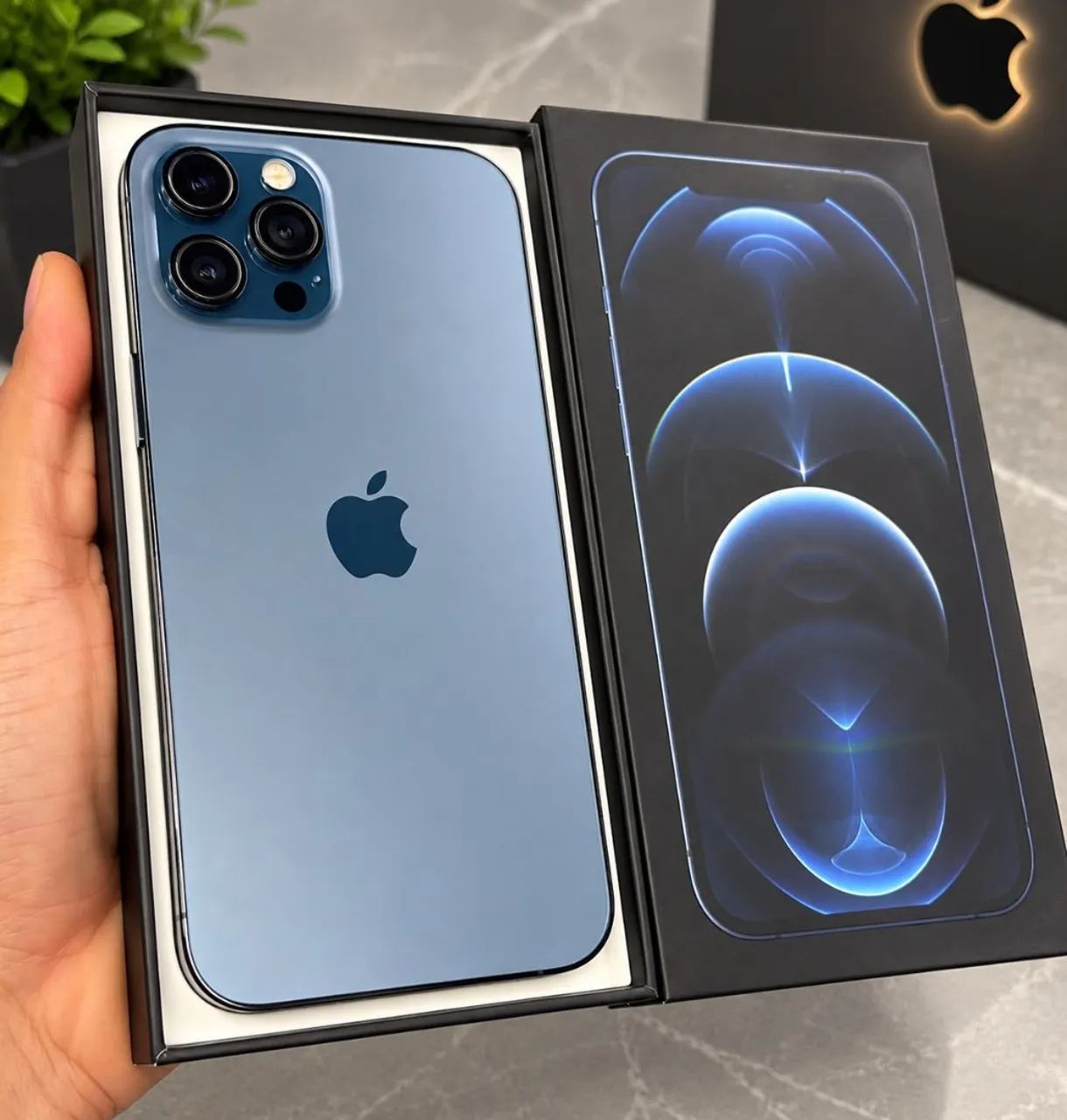 iPhone 12 Pro Max 256GB - Semi novo - Celulares e Smartphones