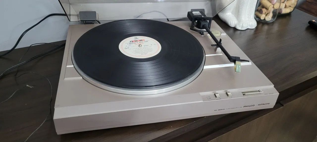 Toca discos Hitachi PTT 55