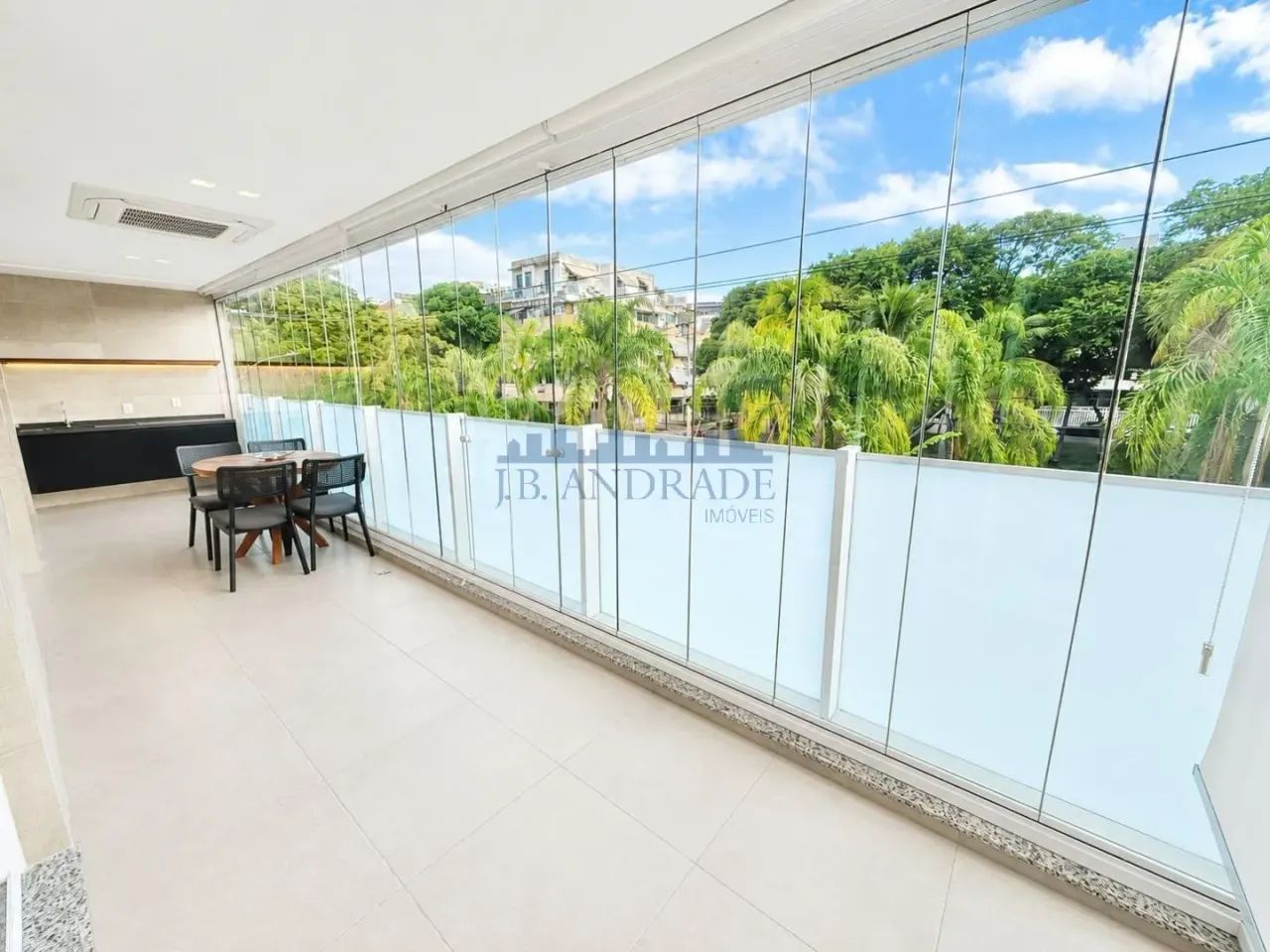 Jardim Oceânico  Alto Padrão | Varanda I original 3 Quartos I 2 Suítes | Armários Florense 2