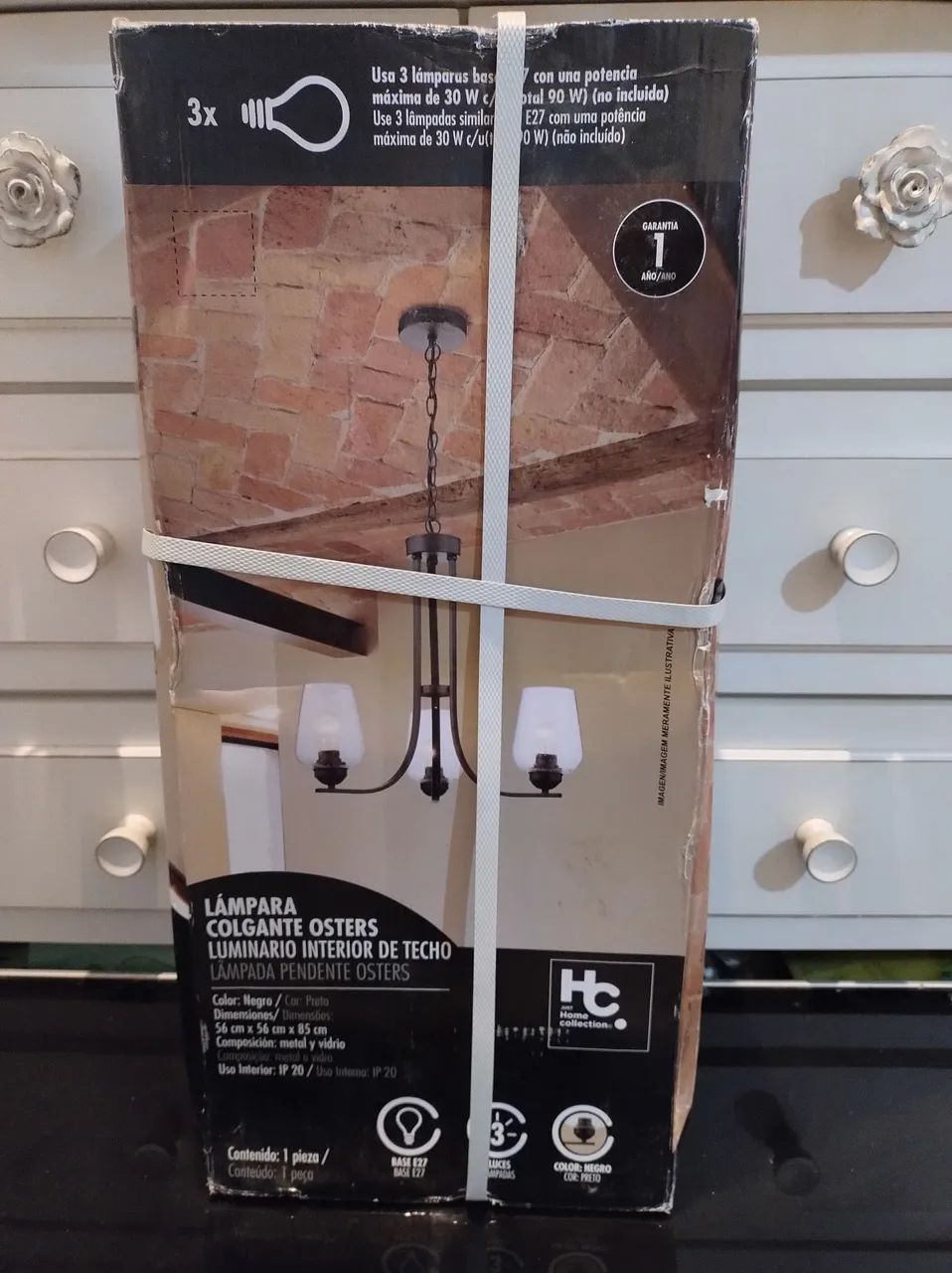 Lustre com três lâmpadas 