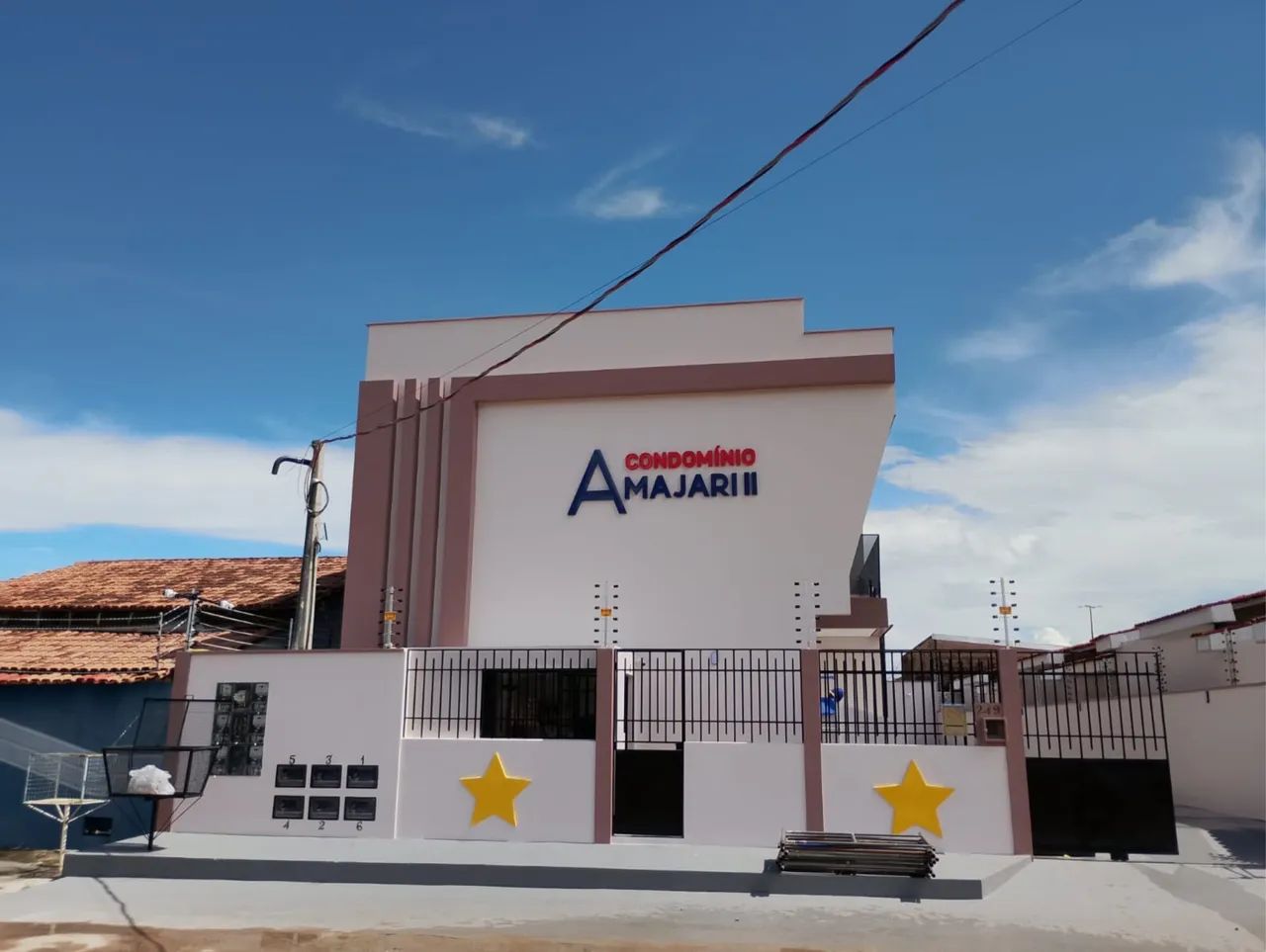 ALUGA-SE CASA DE ALTO PADRÃO CONDOMÍNIO AMAJARI 2
