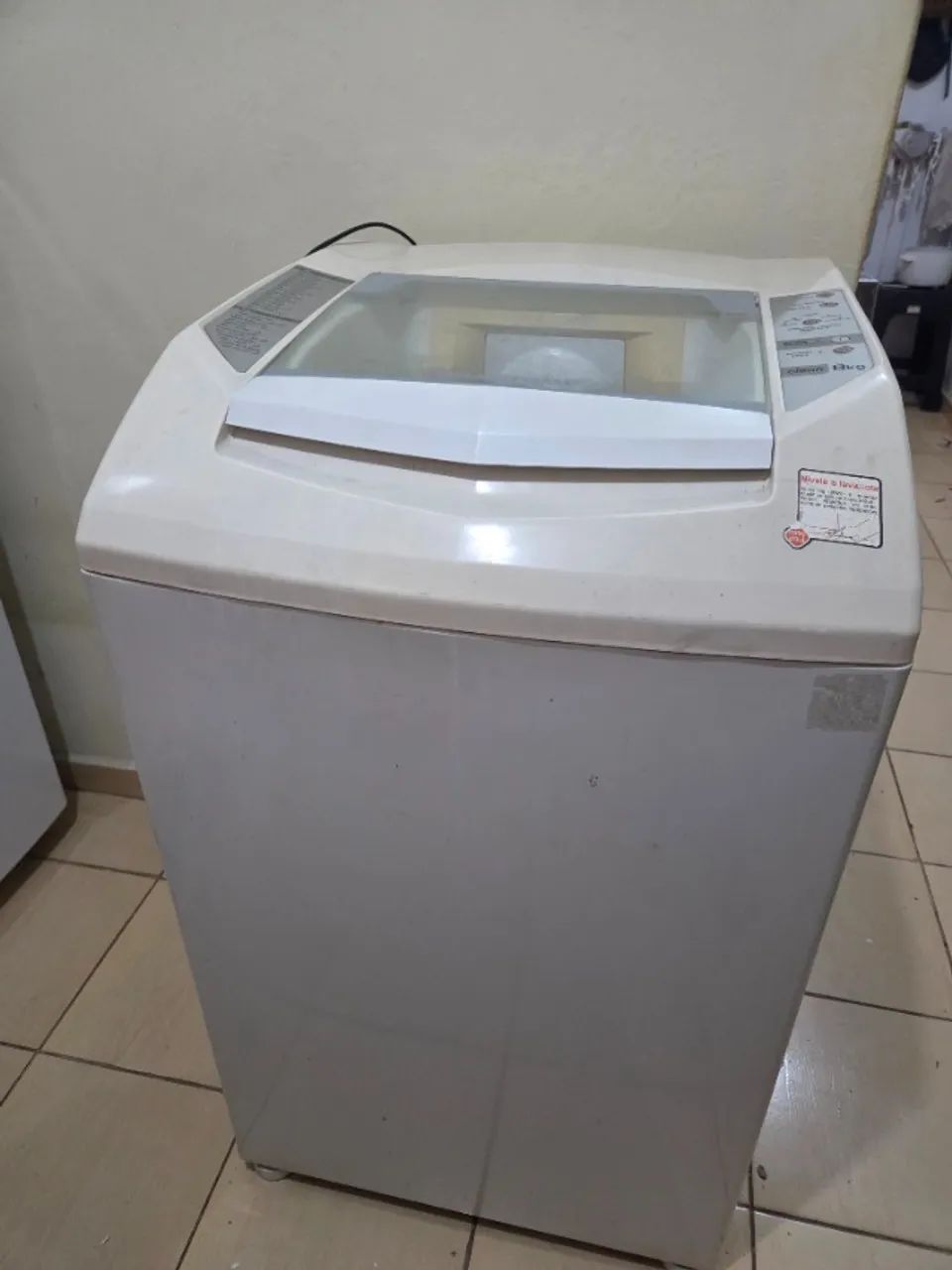 Máquina de Lavar funcionando (com defeitos)