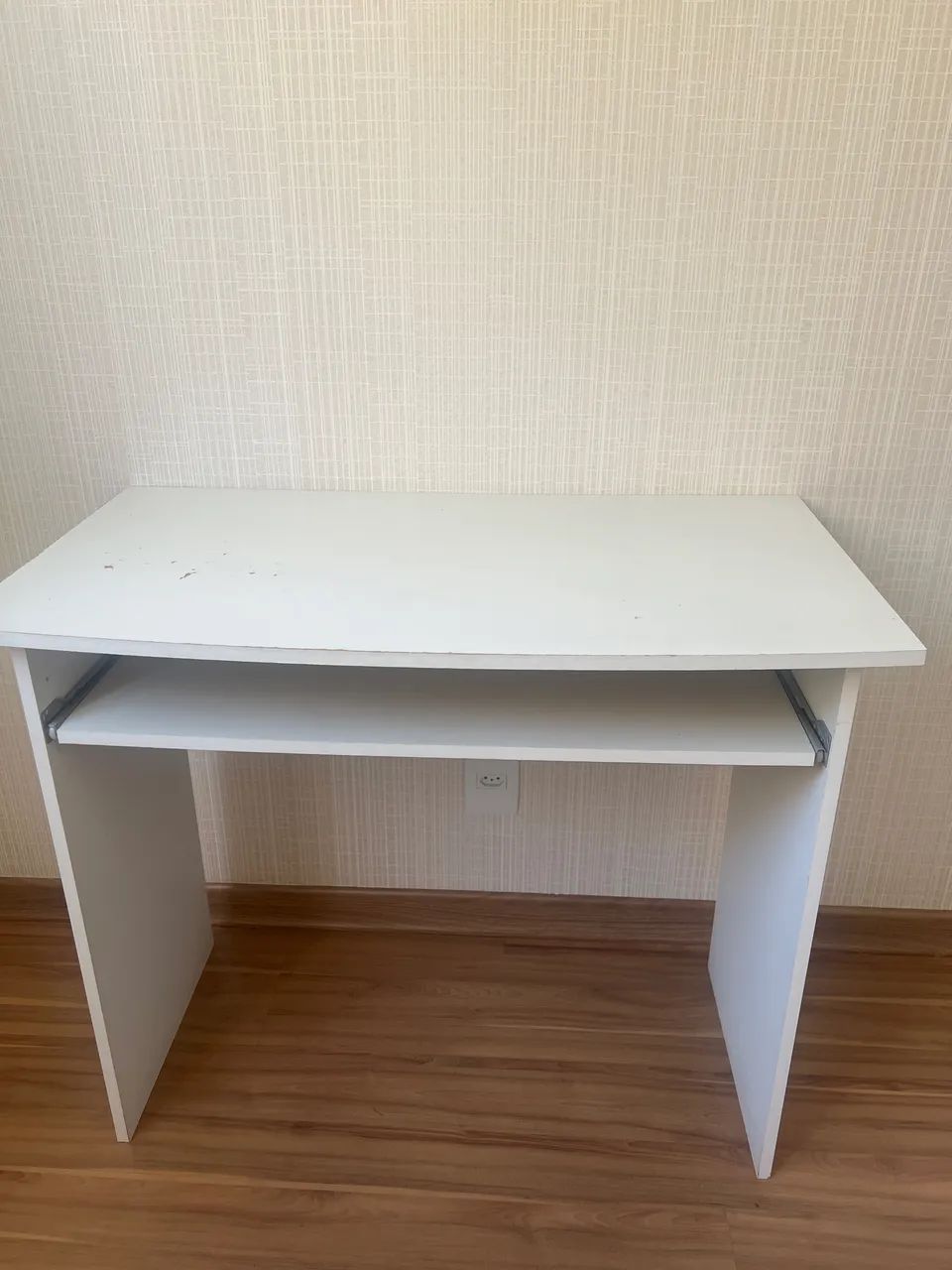 Mesa para computador com estante 
