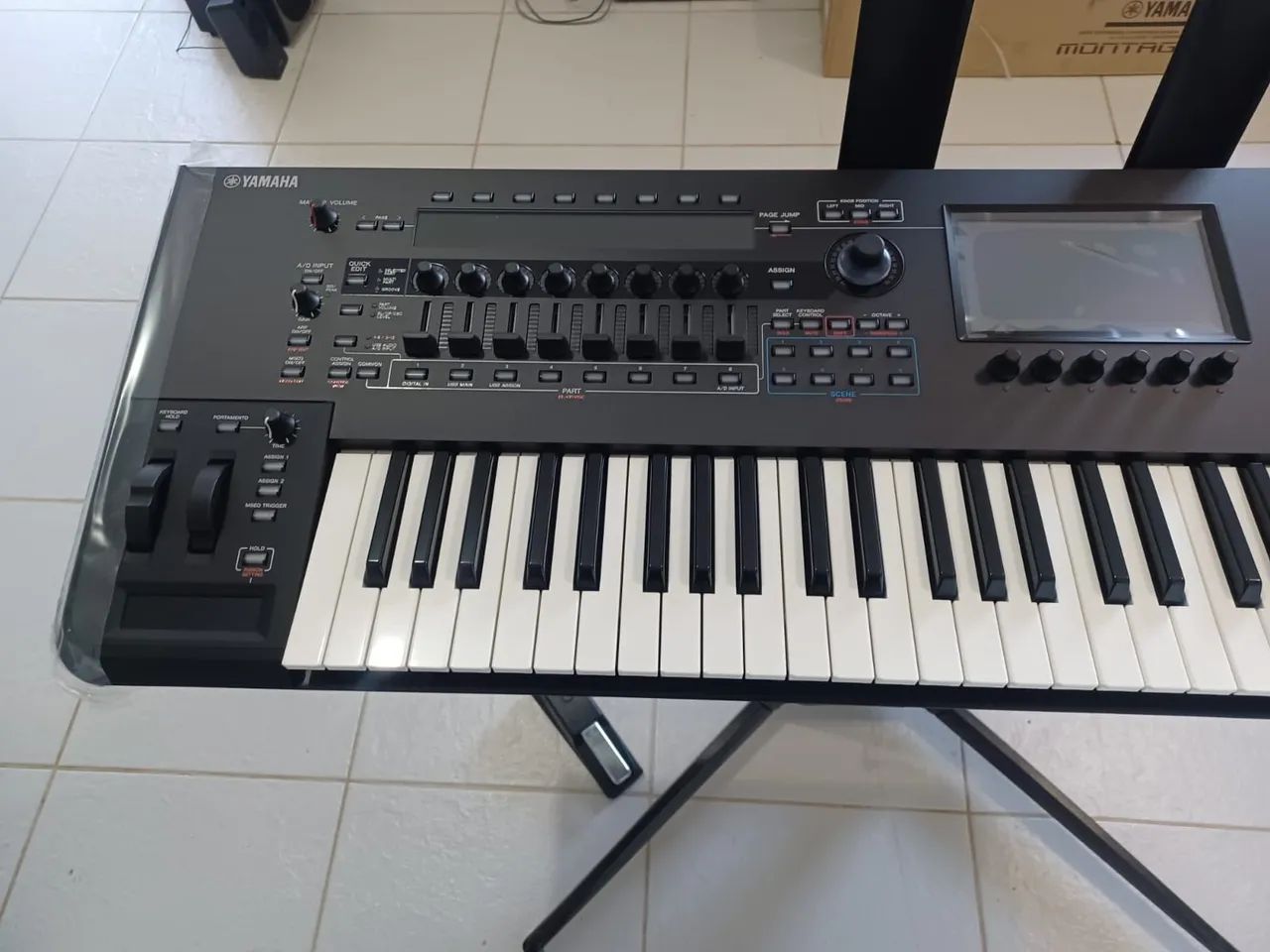 Yamaha Montage M7, com Case. E plástico no visor. - Foto 4