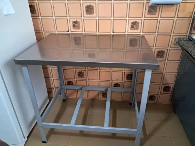 BANCADA INOX 1,00 x 0,70.