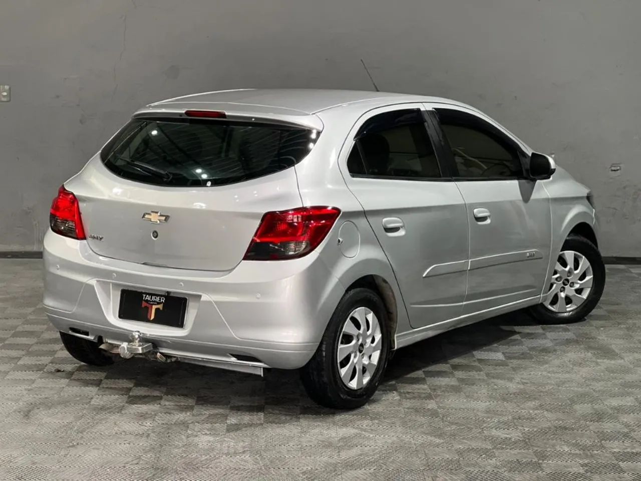 Chevrolet Onix JOY Hatch 1.0 8V Flex Mec. 4P 2019 - Foto 4