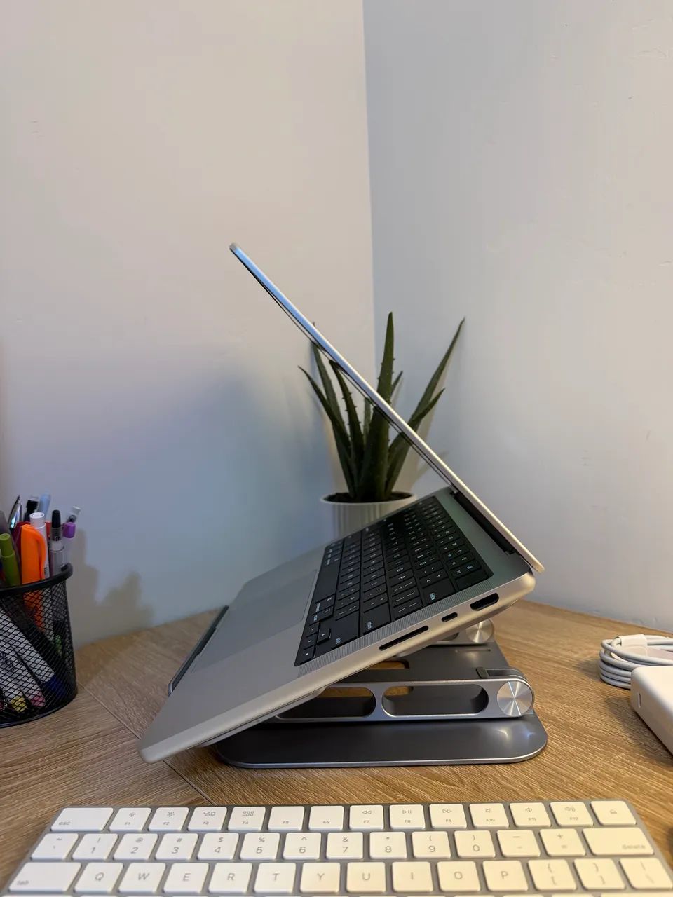 MacBook Pro 14 M1 Pro / 16GB / 512GB SSD / Brinde Magic Keyboard + Magic Mouse - Foto 5