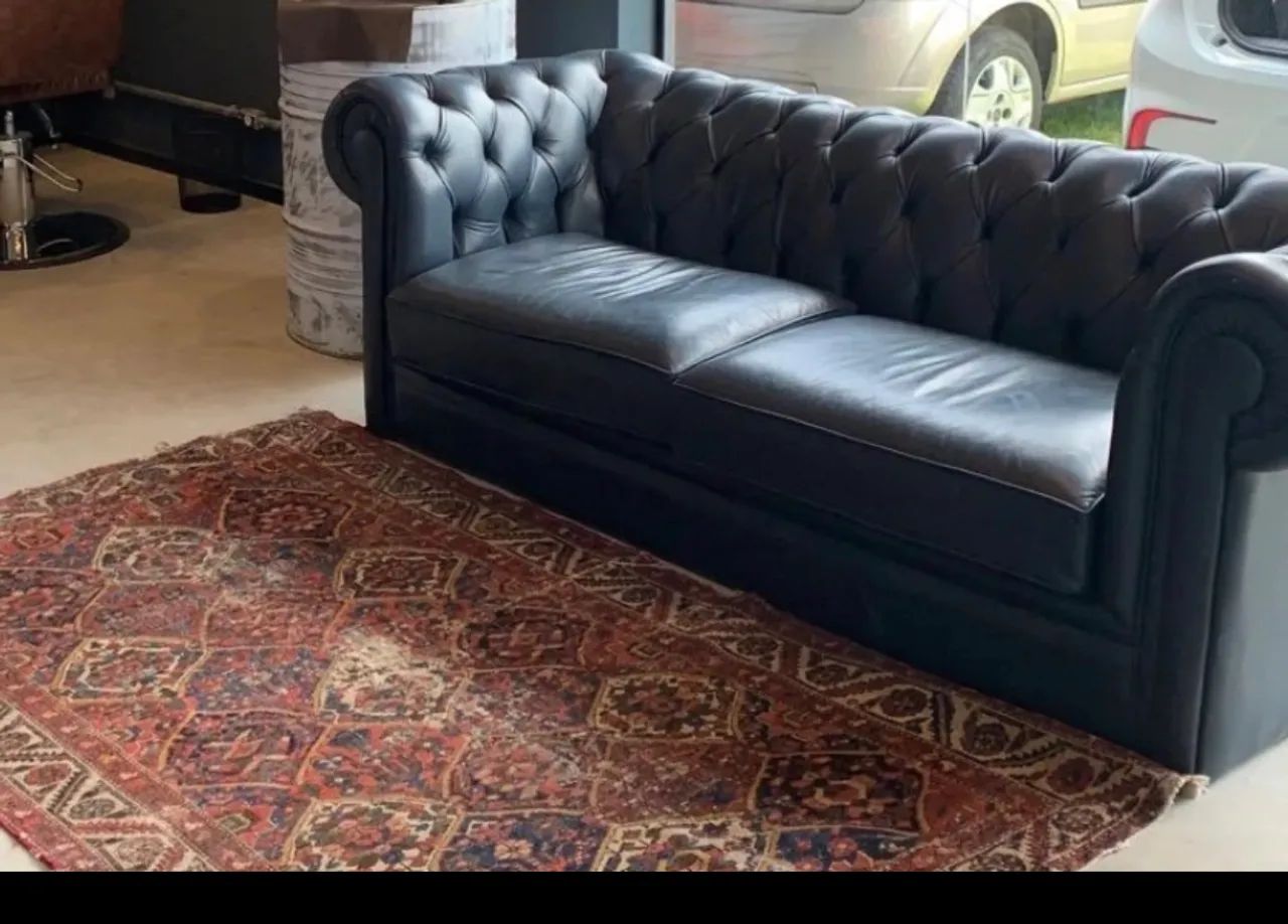 Sofa de couro natural chesterfield azul marinho